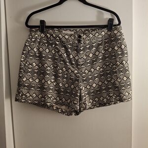 DEPT 222 Geometric Patterned Women's Shorts